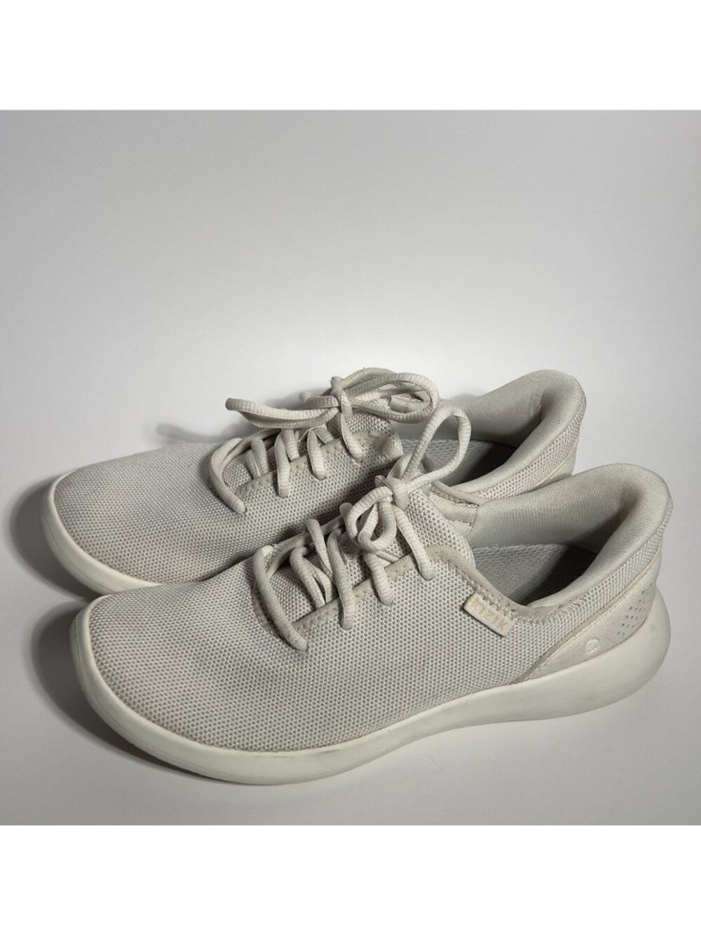 Kizik Women’s Hands-Free Slip-On Knit Sneakers Cream Size 7.5
